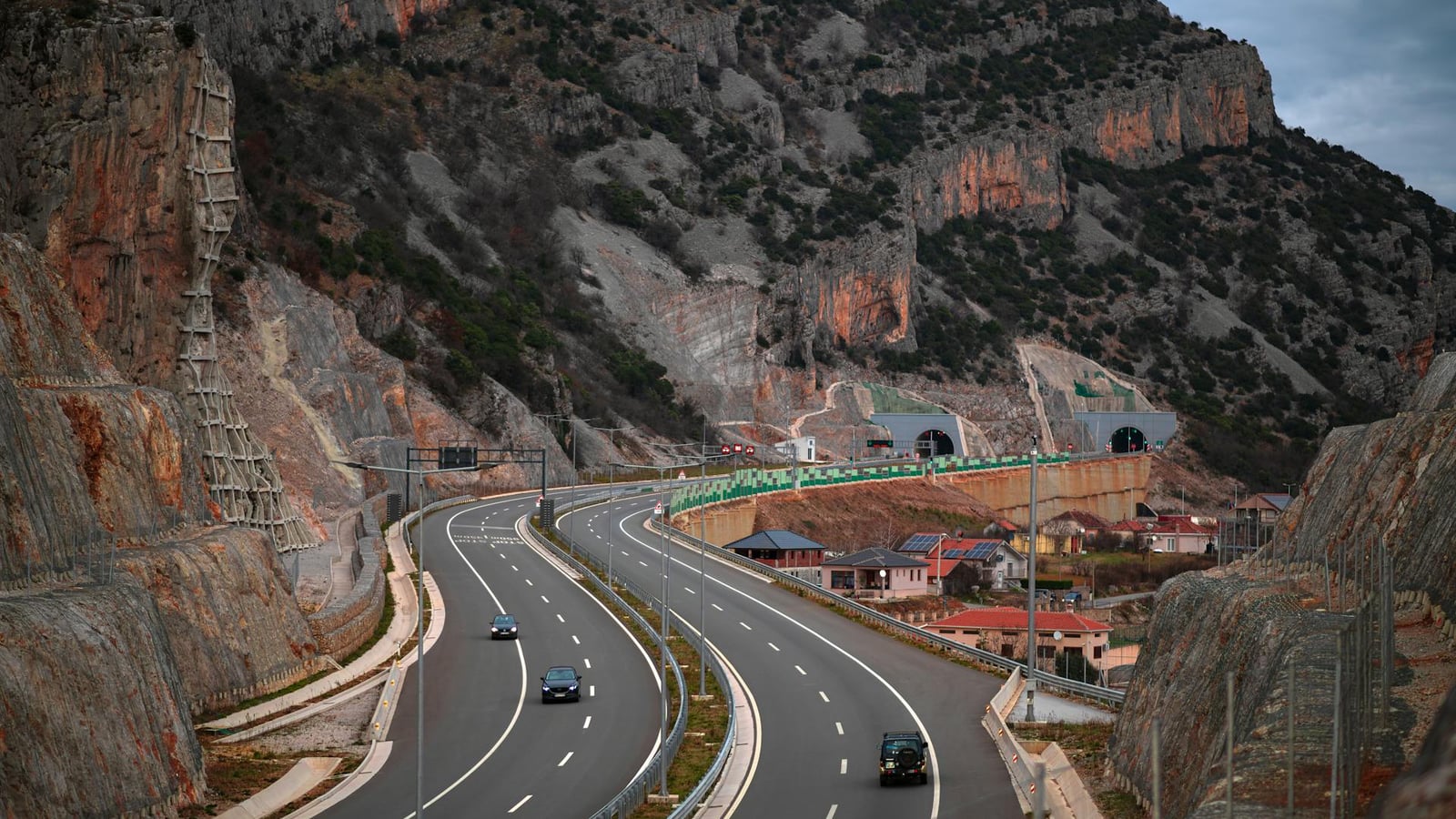 Smokovac to Mateševo motorway inland from Kotor